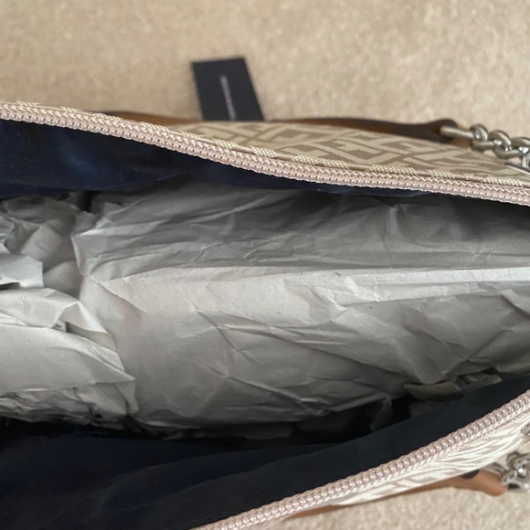 Tommy Hilfiger Bag - Picture 3 of 4